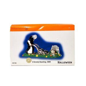 A Gravely Haunting 2009 Figuring by Department 56